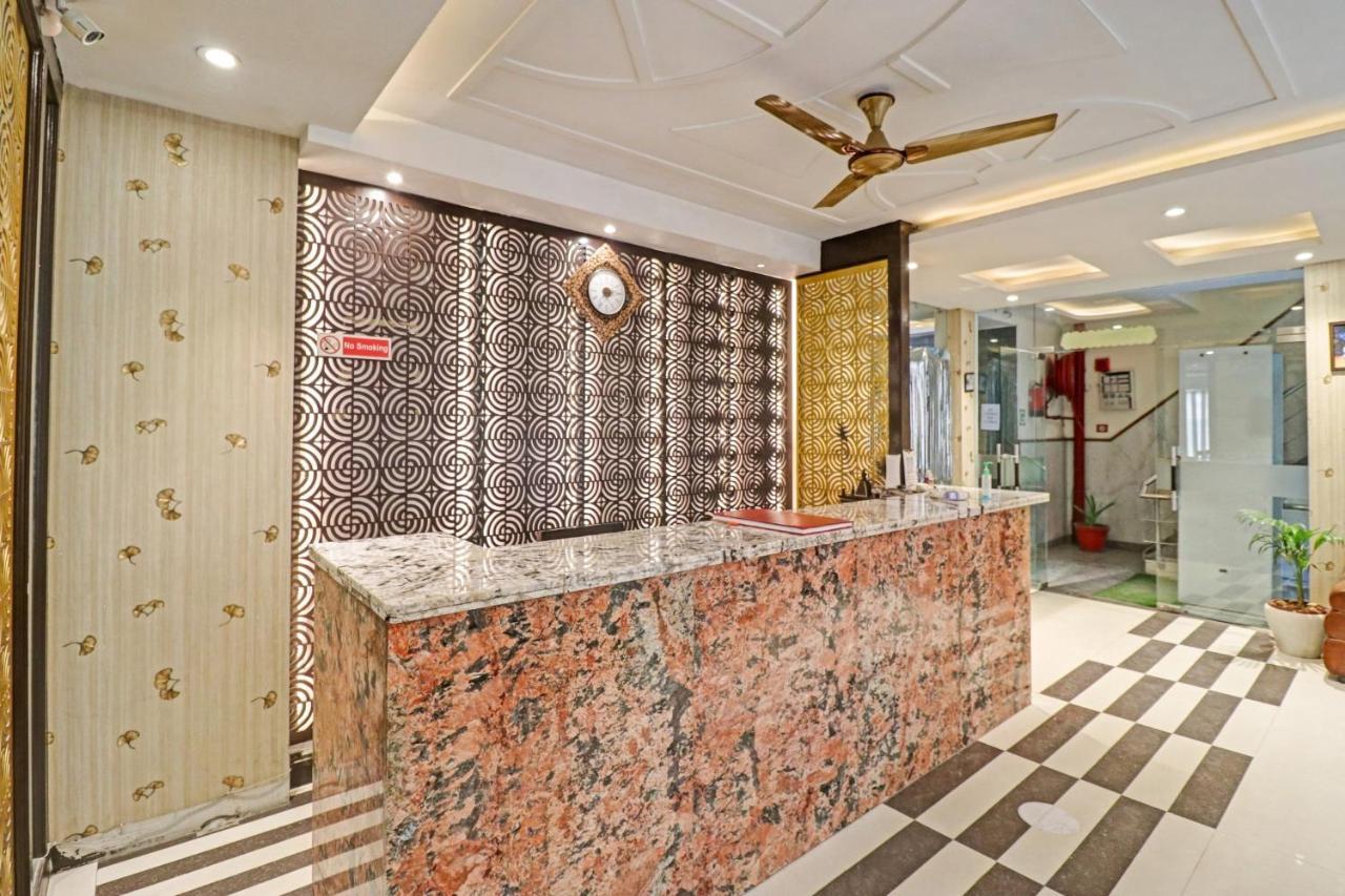 Oyo 23368 Boutique Hotel Paragon Нью-Дели Экстерьер фото